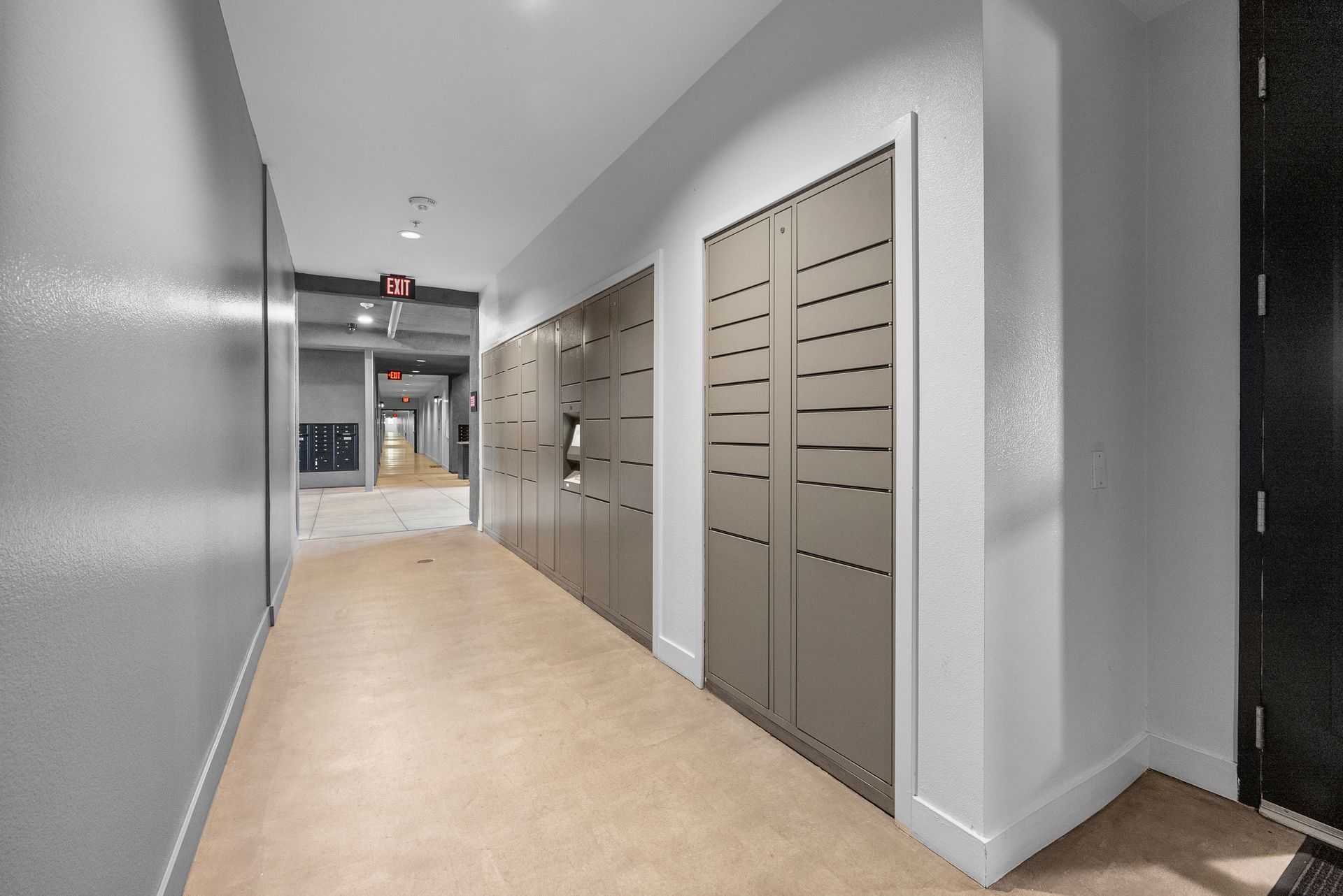 Sliding Photo Gallery Displaying Apartment Amenities - Package lockers