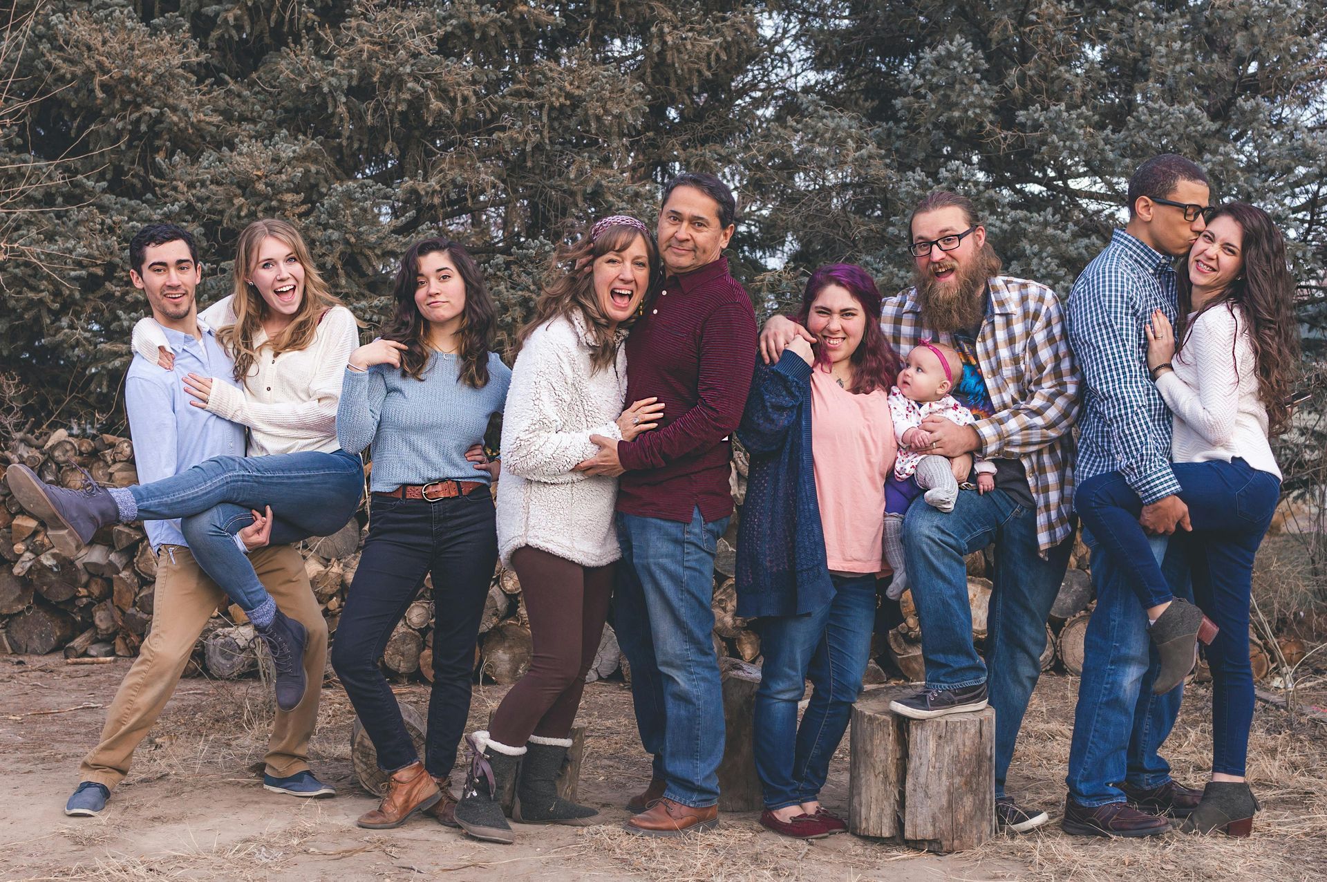A group of people are posing for a picture together.