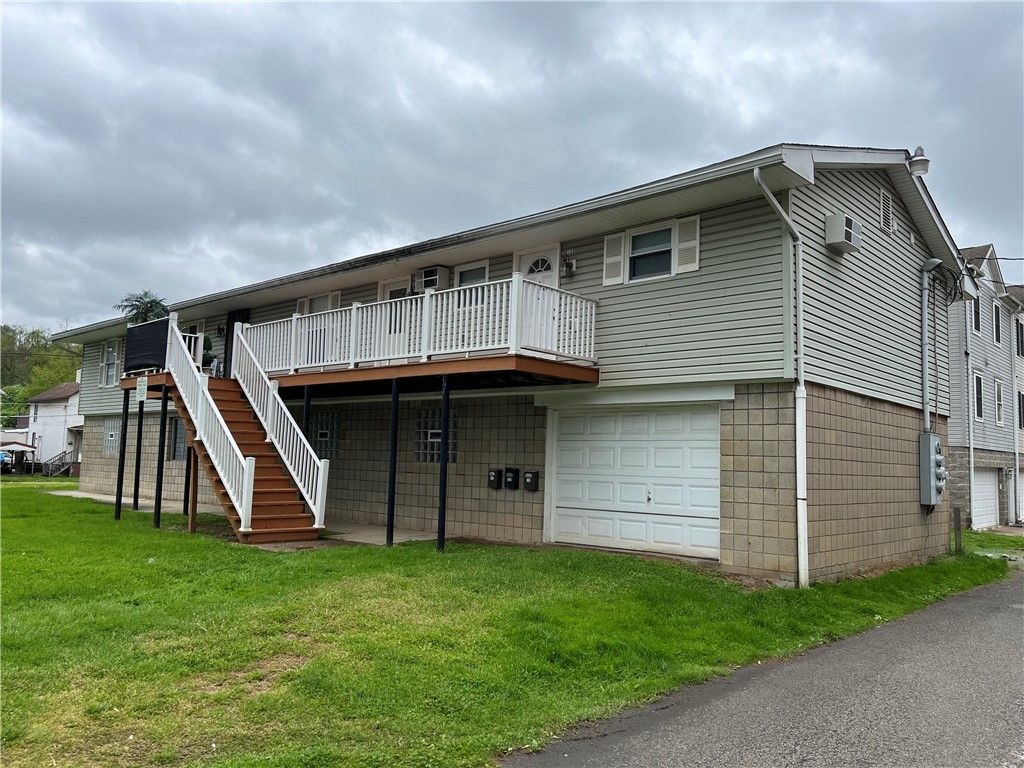 A picture of a house with the words `` photo not available '' written on it.