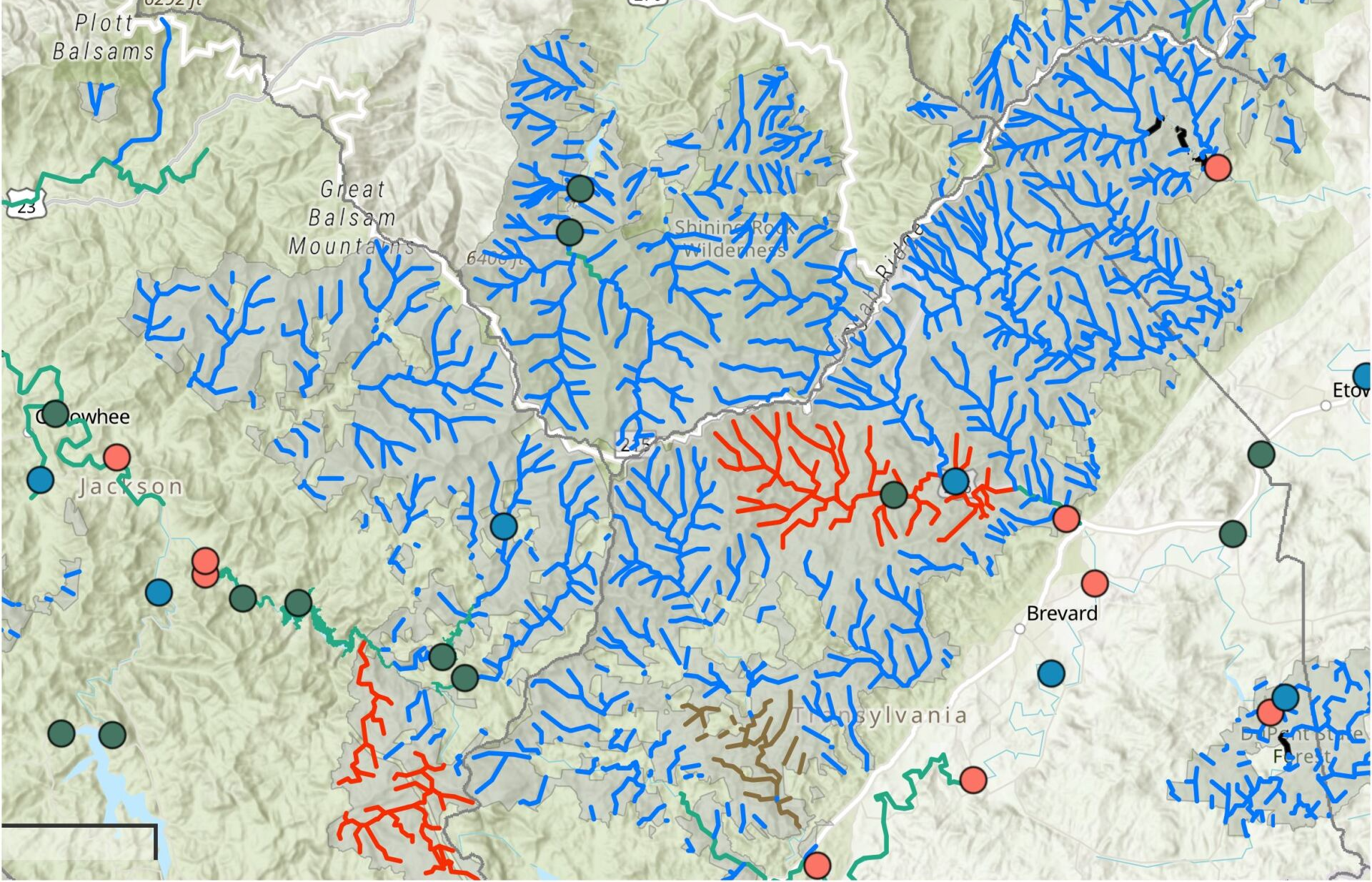 a map of a mountain range with blue and red lines