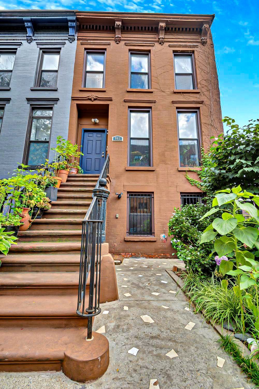 962 Gates Avenue, Brooklyn, NY