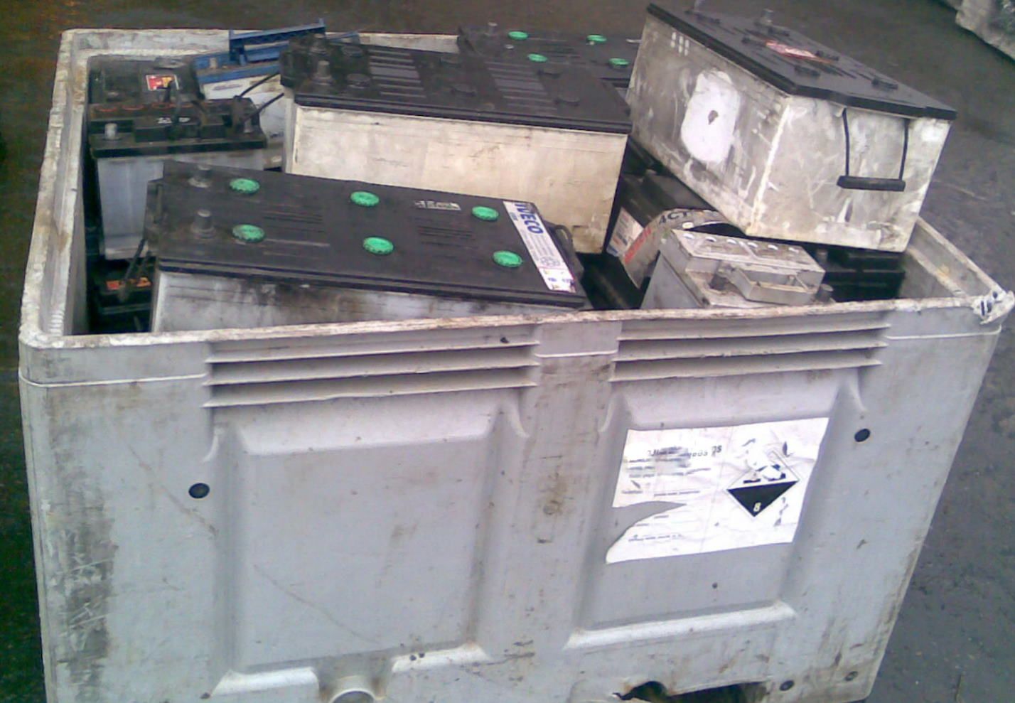 Veicam izlietoto akumulatoru bateriju savākšanu, pieņemšanu