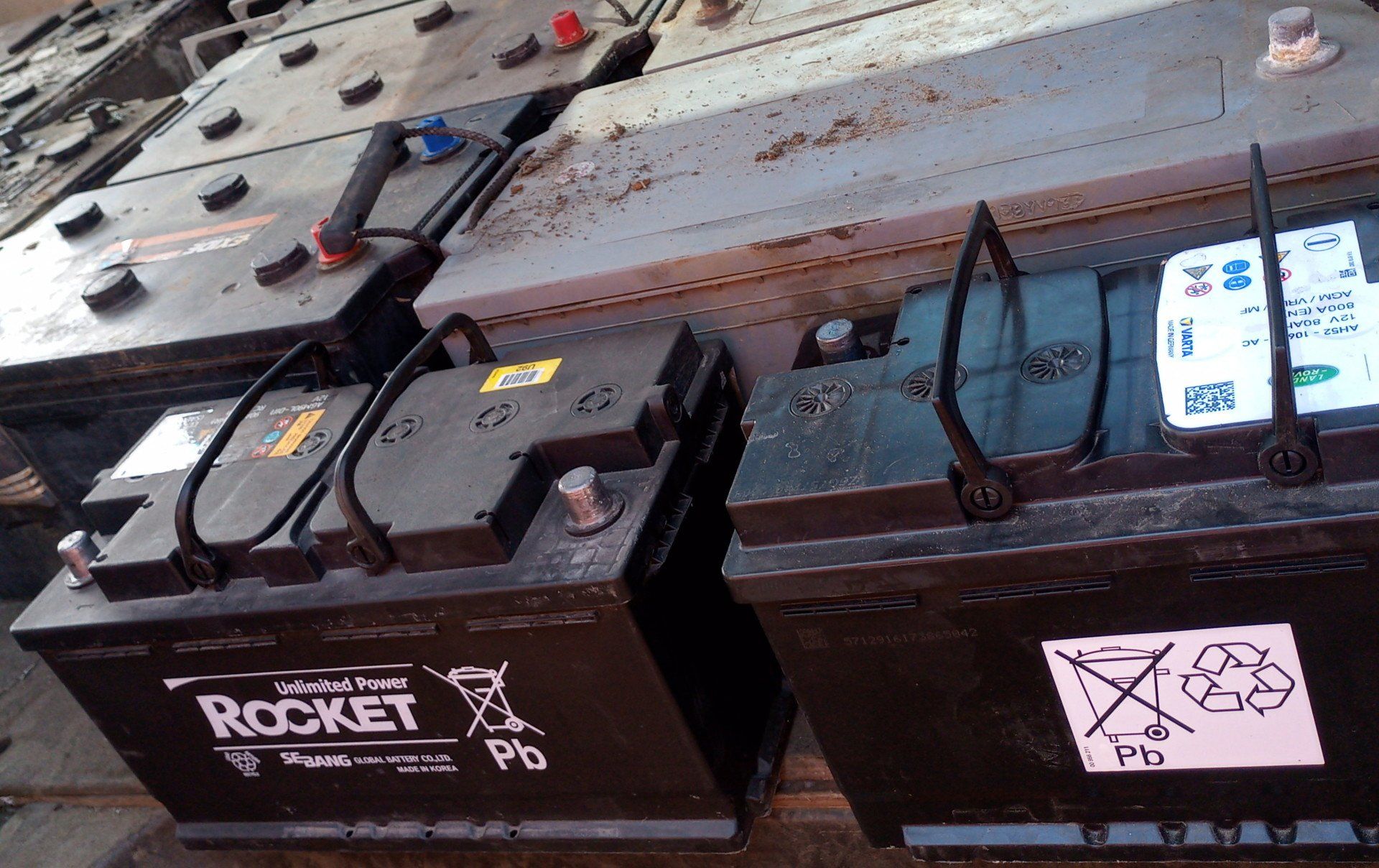 Vilcienu, vagonu, dīzeļlokomotīvju nolietoto akumulatoru uzpirkšana