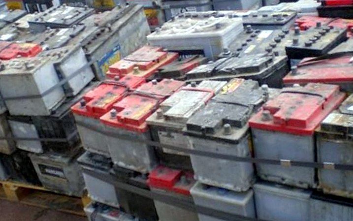 Beigto aķu nodošana. Lead/Acid Battery Recycling - Drained Lead/Acid Battery Scrap, Pb. Battery