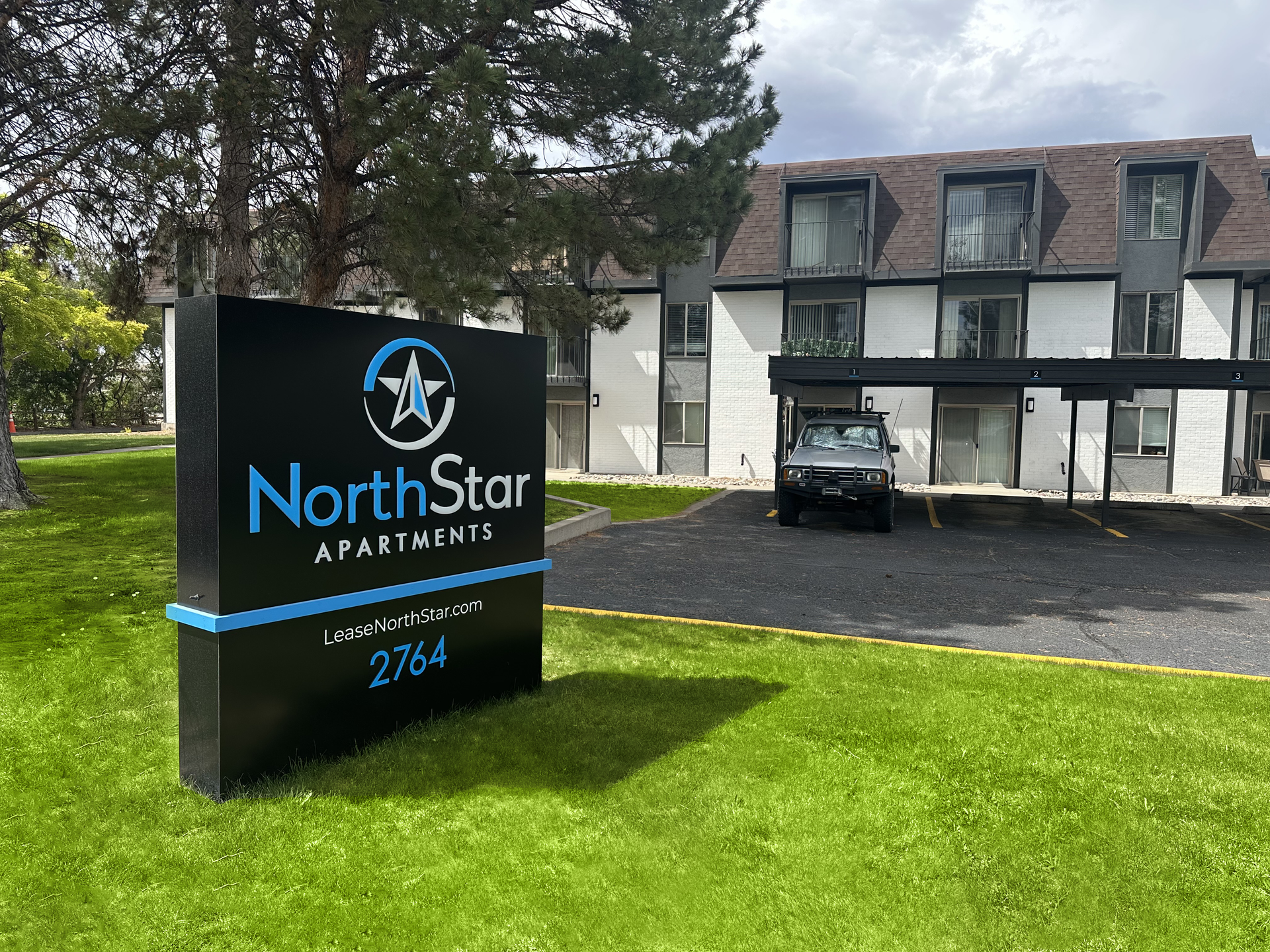 A building with a sign in front of it that says north star