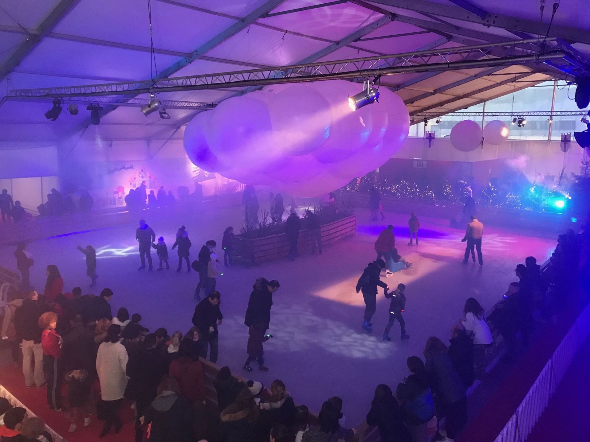 Pista de hielo móvil en interior