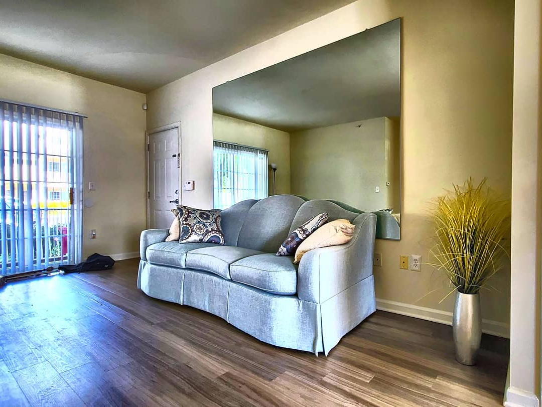 custom mirrors cut and installed by experienced glass company