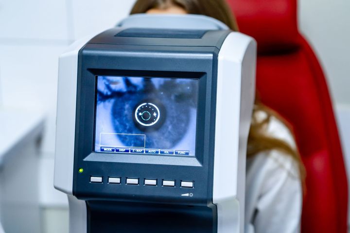 macchinario per la chirurgia oculare