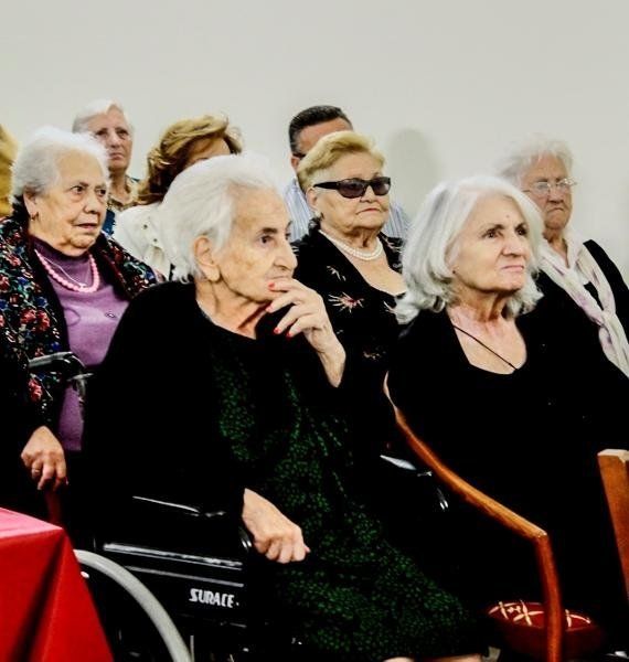 Video del gruppo Rossometile girato nella casa di riposo