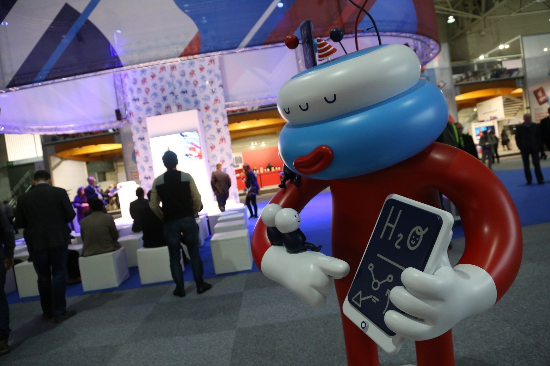 Custom 3D printed exhibition prop for MWC