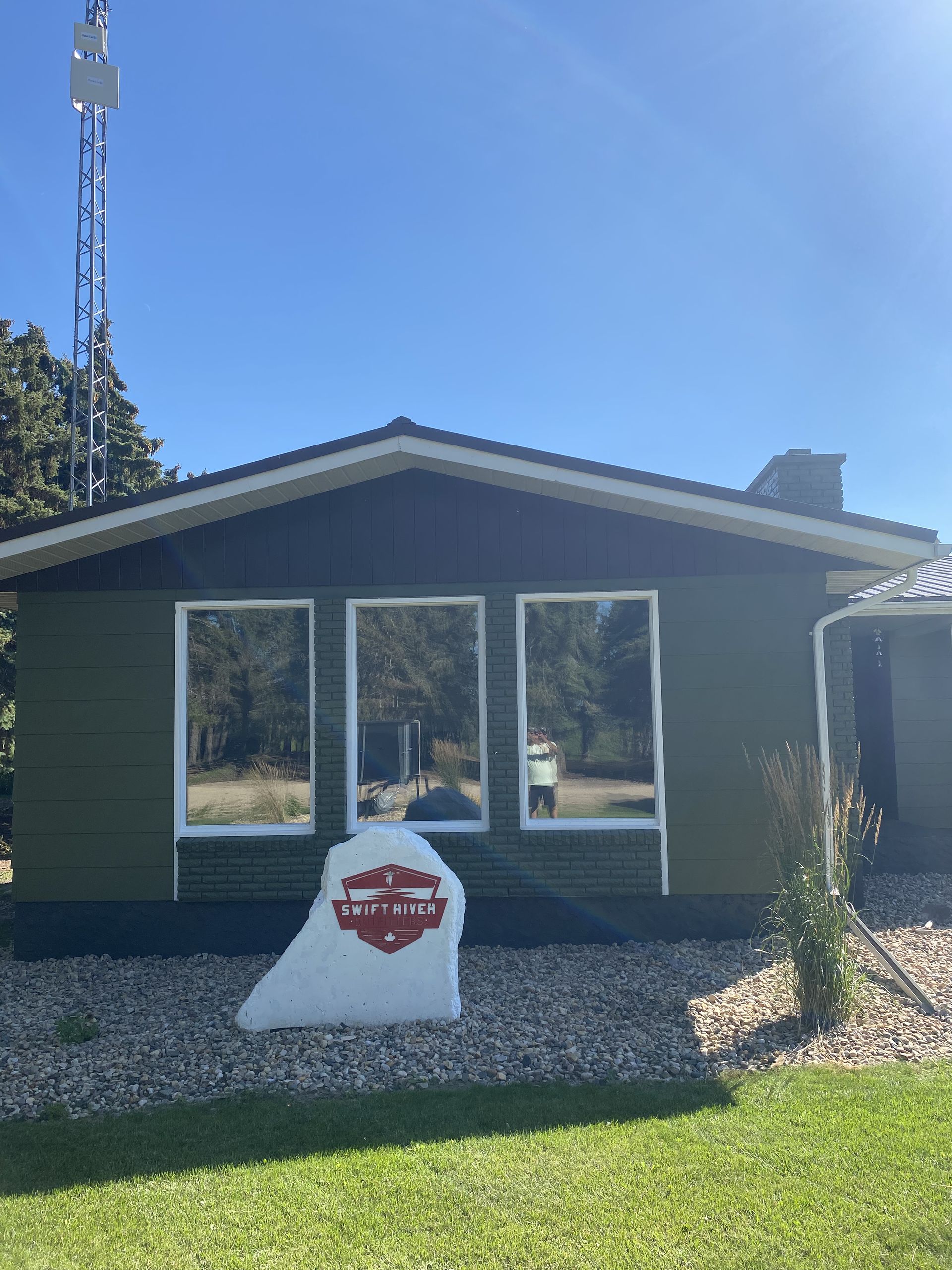 goose hunting lodge in Canada