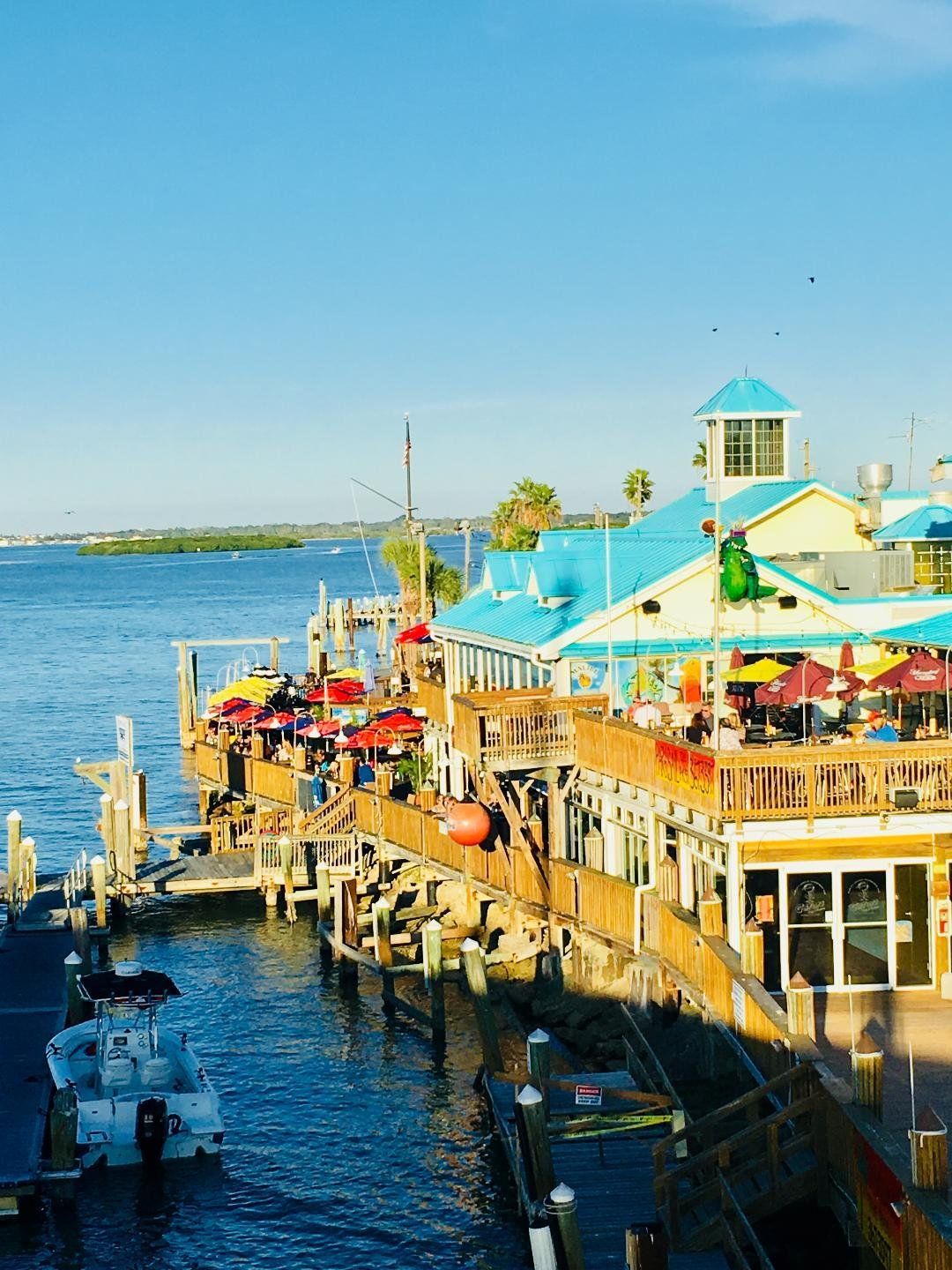 restaurant-on-the-water