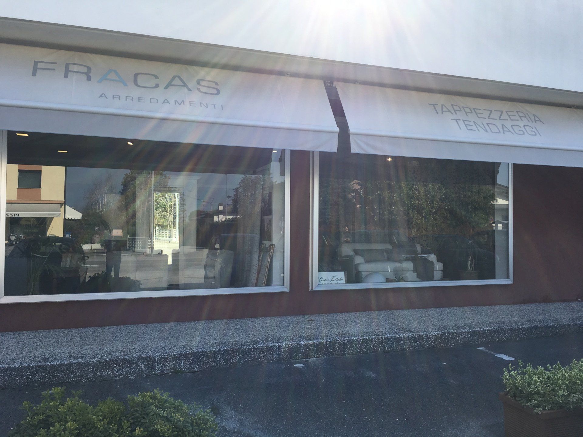 Interni di negozio di arredamento