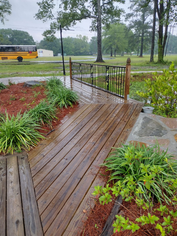 Black Metal Fence of a Residential House built by LA Fence and Bulkheads