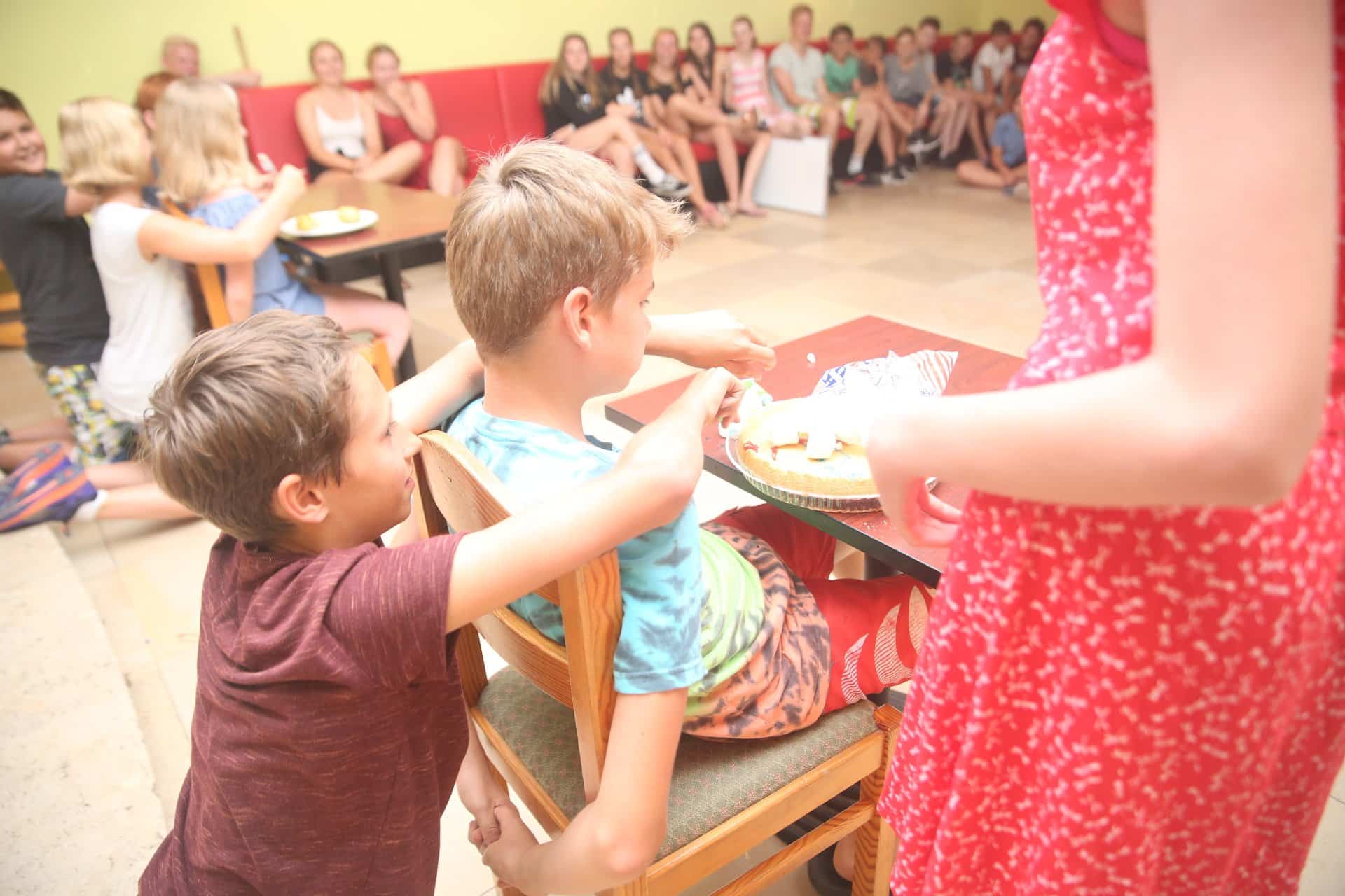 englisch feriencamp wanderung