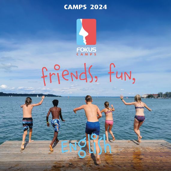 Ein Plakat für Fokus-Camps zeigt Kinder, die ins Wasser springen