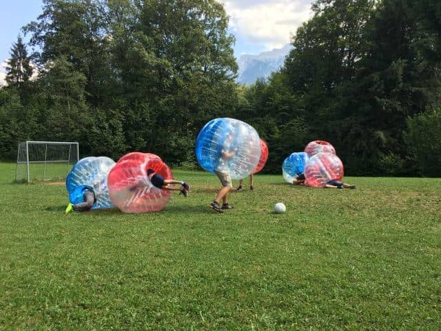 englisch camp  Blase Fußball spielen