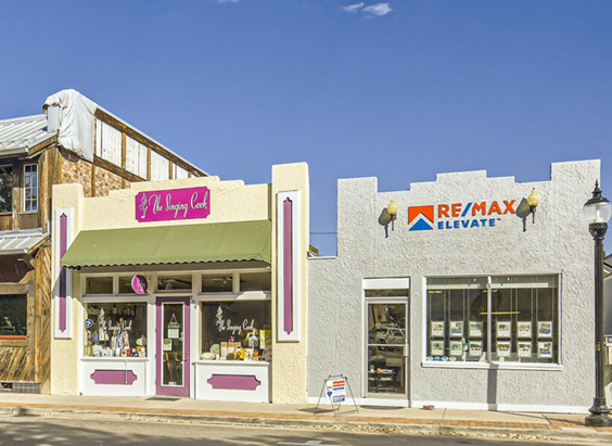 ReMax Elevate Robbin Merta