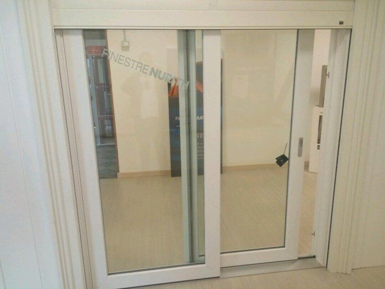 infisso in pvc scorrevole