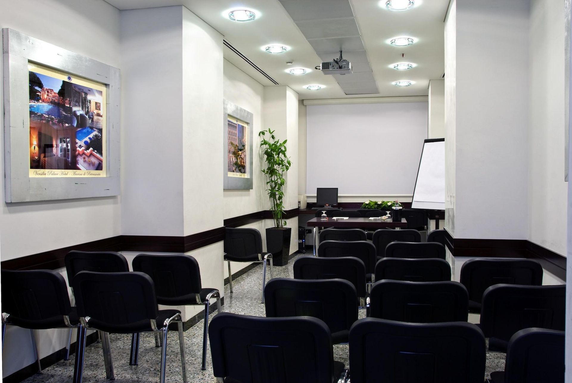 Sala de reuniones Hotel Genova en Roma