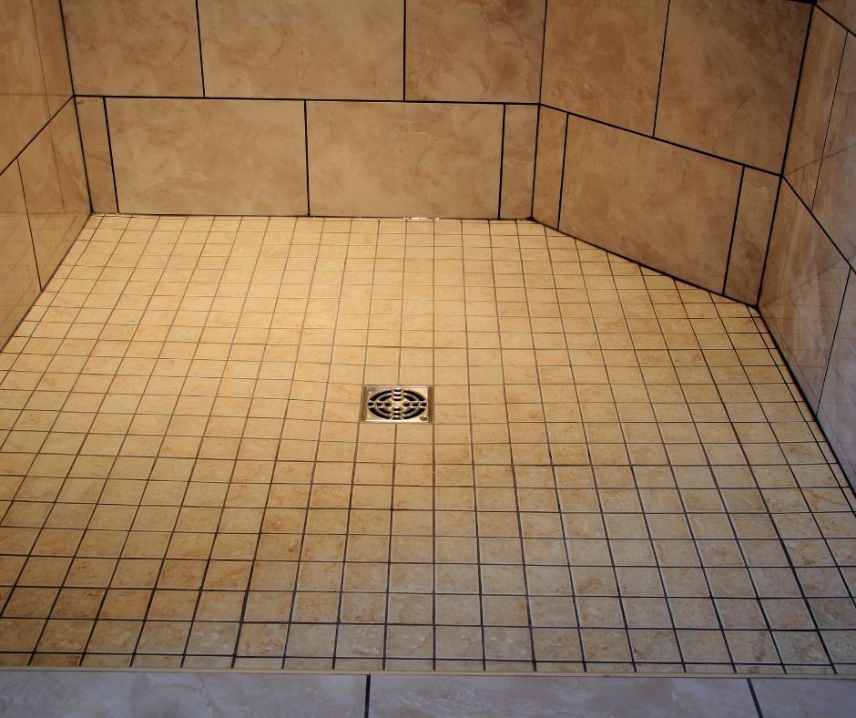 Centre shower drain