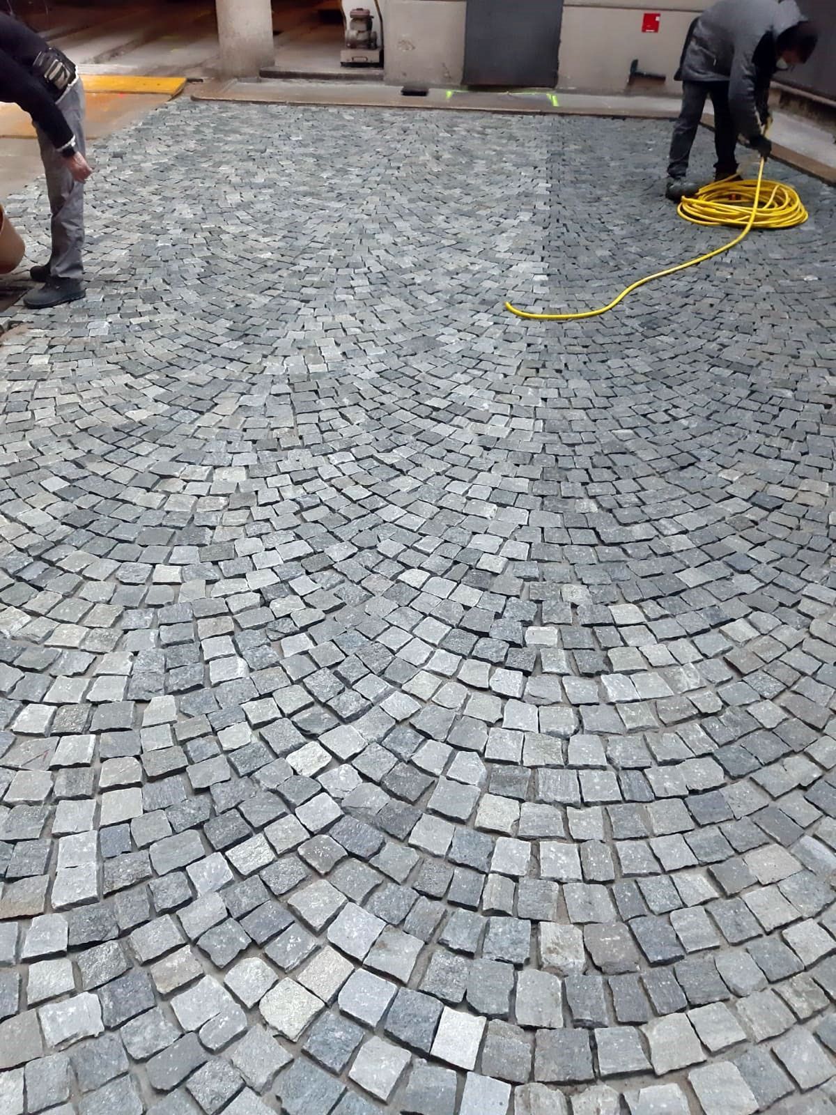 Lavoro con cubetti di luserna