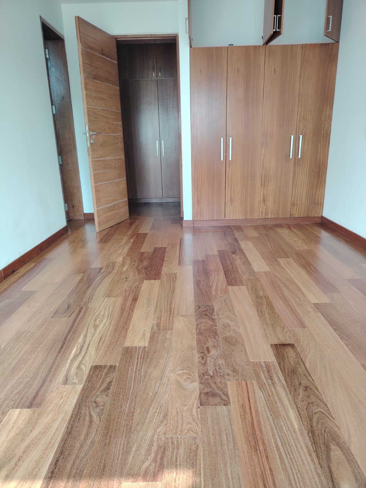 Vensaa Instalación y acabados en madera