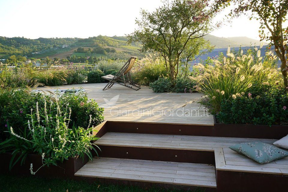 pedane inserite nel giardino