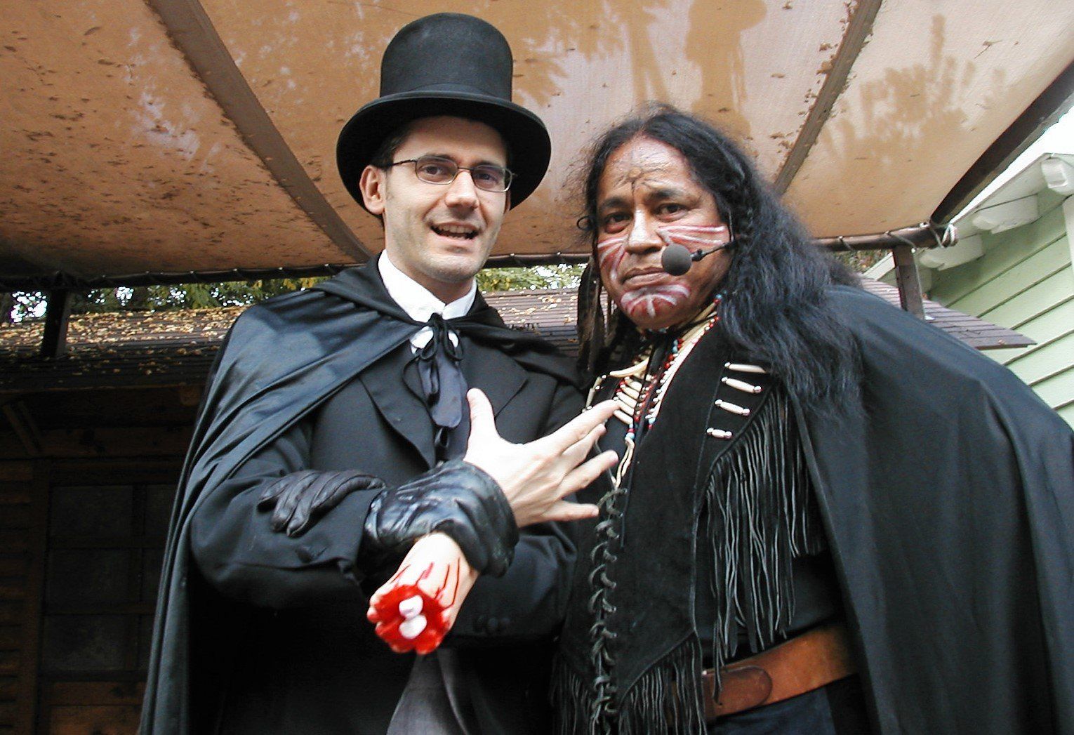 Mago Gian e l'indiano Takahoma Allan Saldin nello show a Gardaland