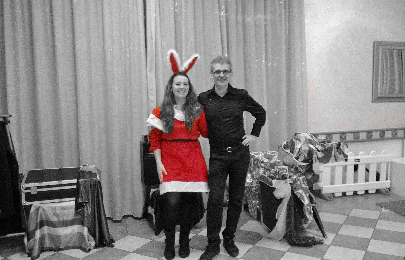 Mago Gian e l'assistente truccabimbi