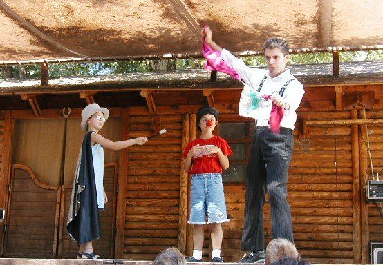 Un divertente spettacolo di magia per bambini