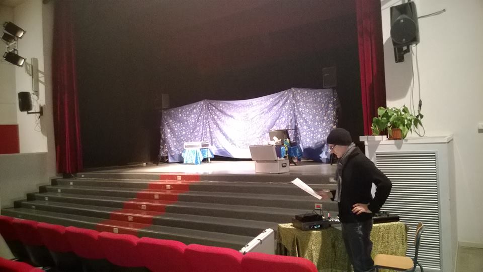 Mago Gian prova in teatro lo spettacolo per bambini