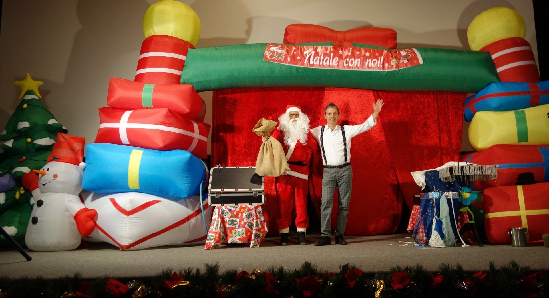 Spettacolo Natalizio Magie di Natale con Mago Gian e Babbo Natale