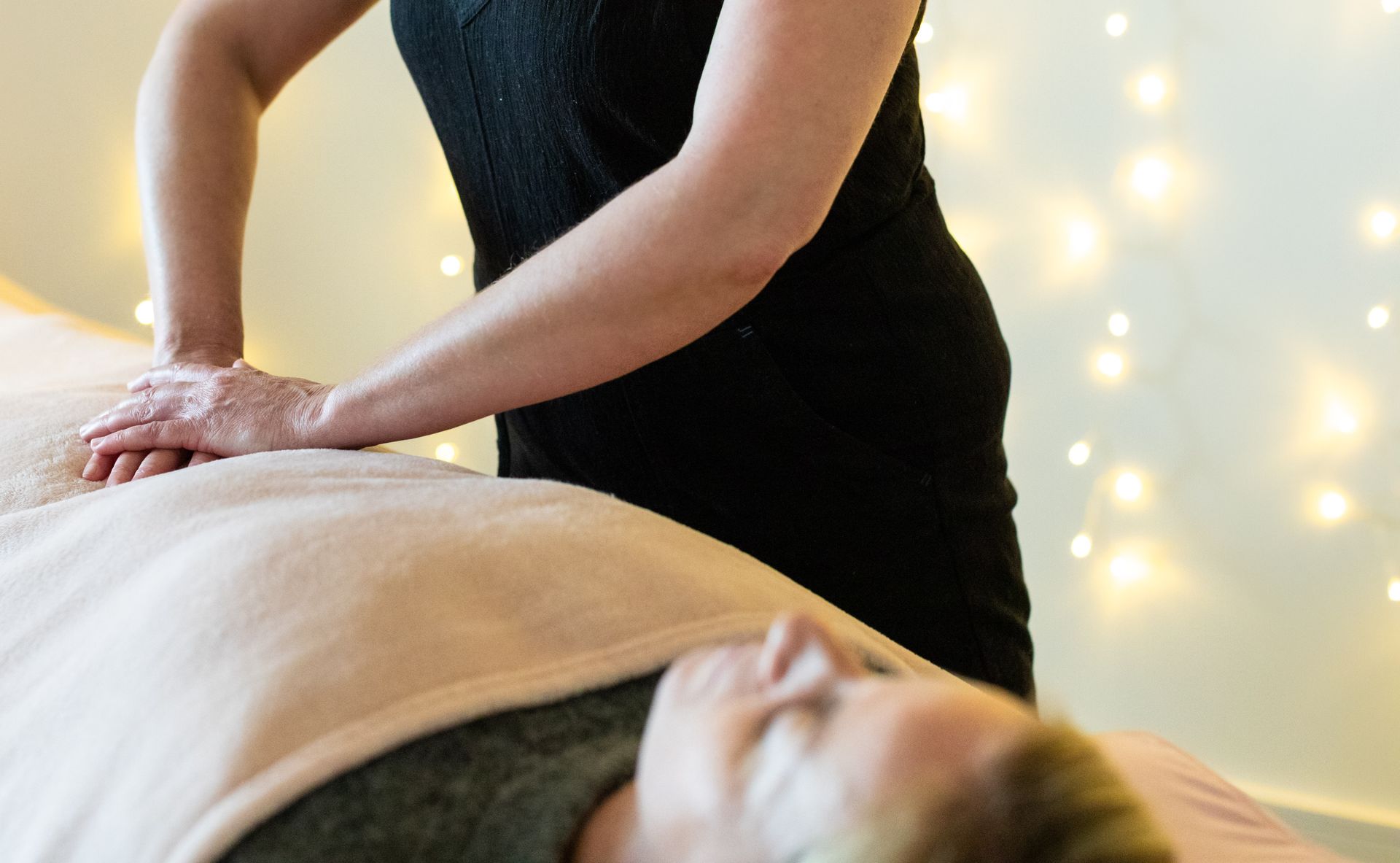 Abdomen compression in lymphatic drainage