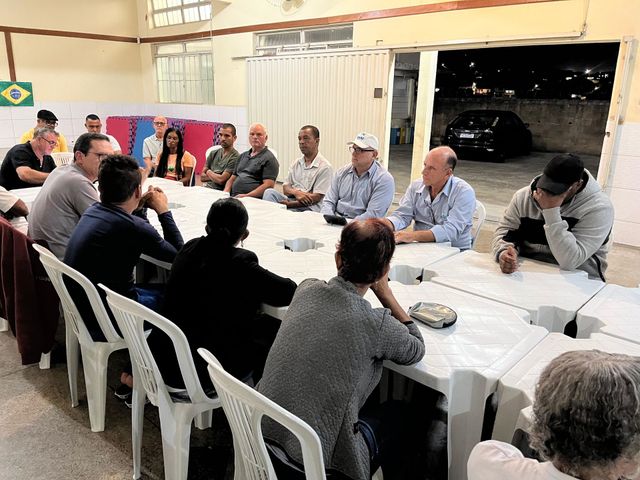 SAAE Itabira participa de reunião com moradores do Santa Ruth para discutir abastecimento de água