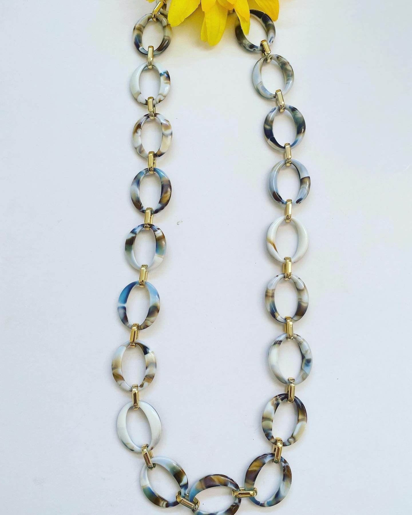 collar acrilico con links ovalados