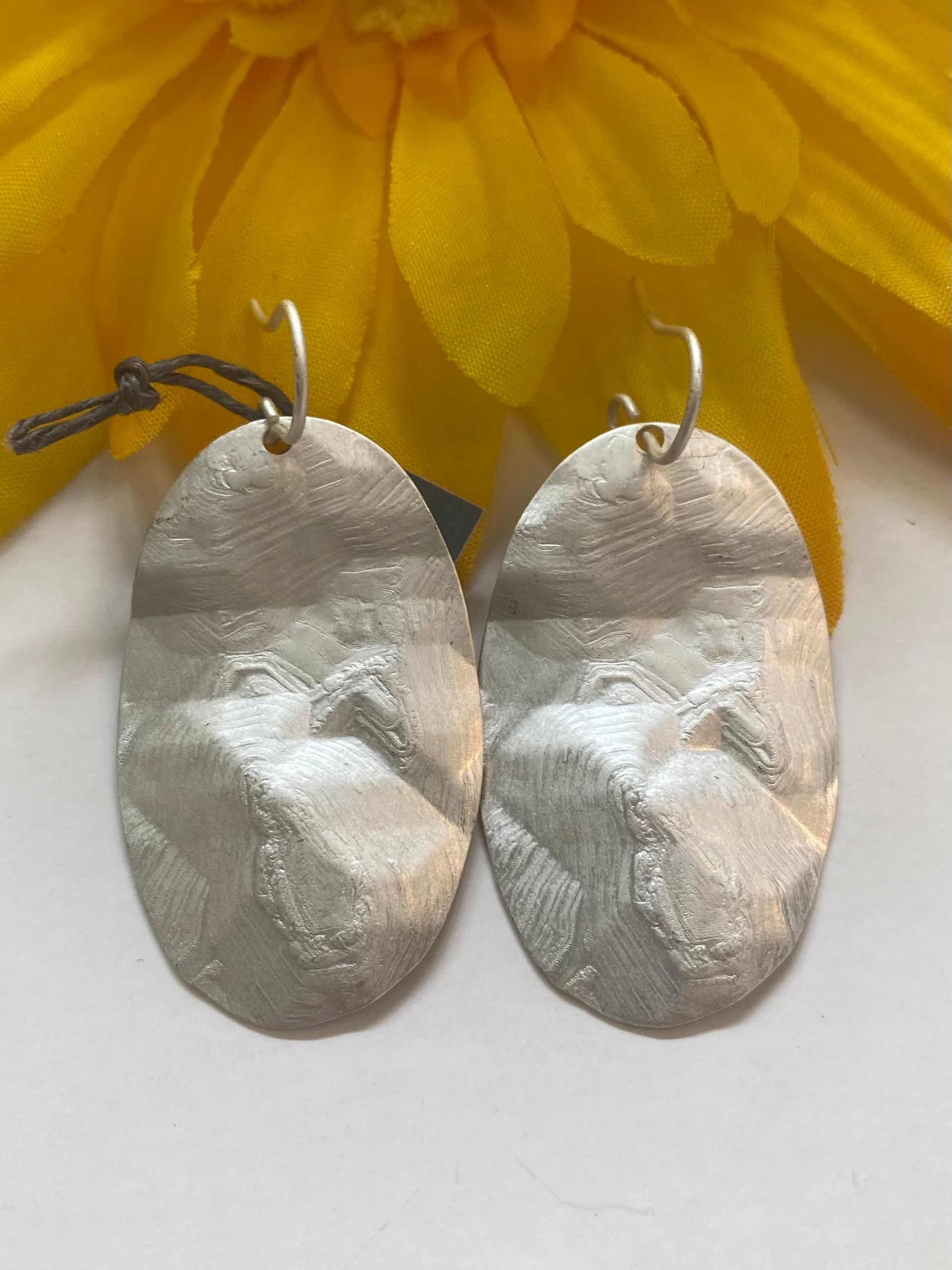 pantalla colgante ovalada mediana