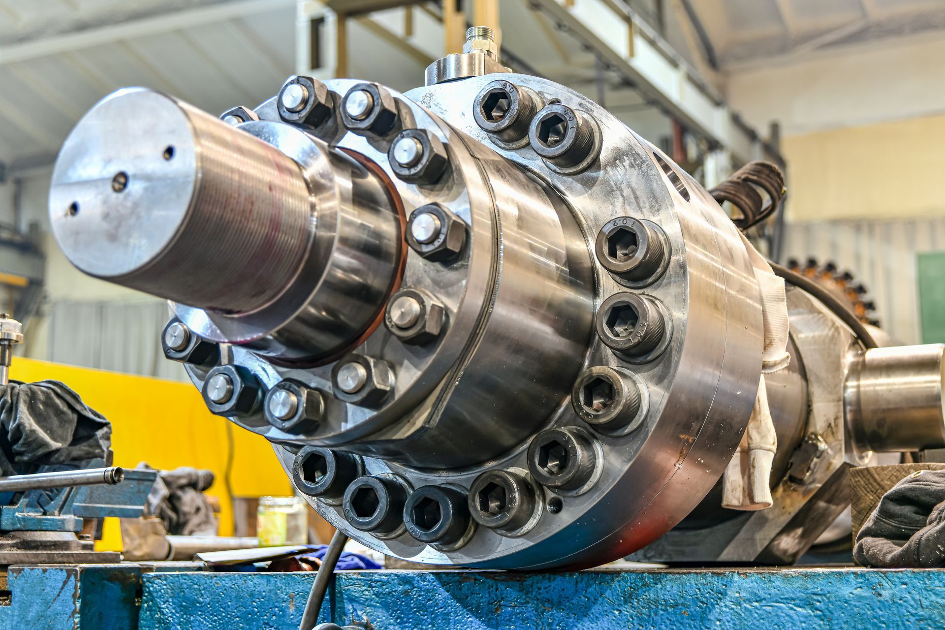 A hydraulic pump.