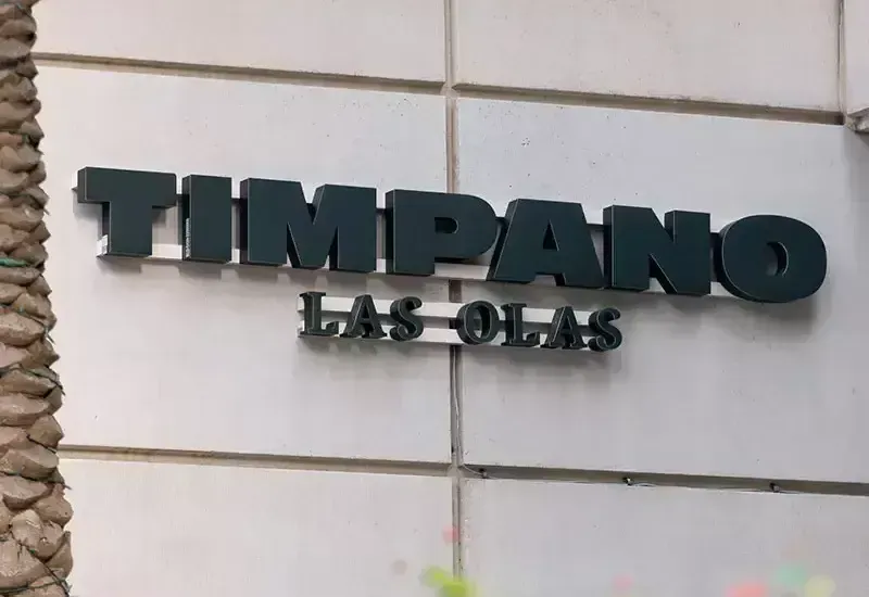 Timpano Las Olas outdoor sign