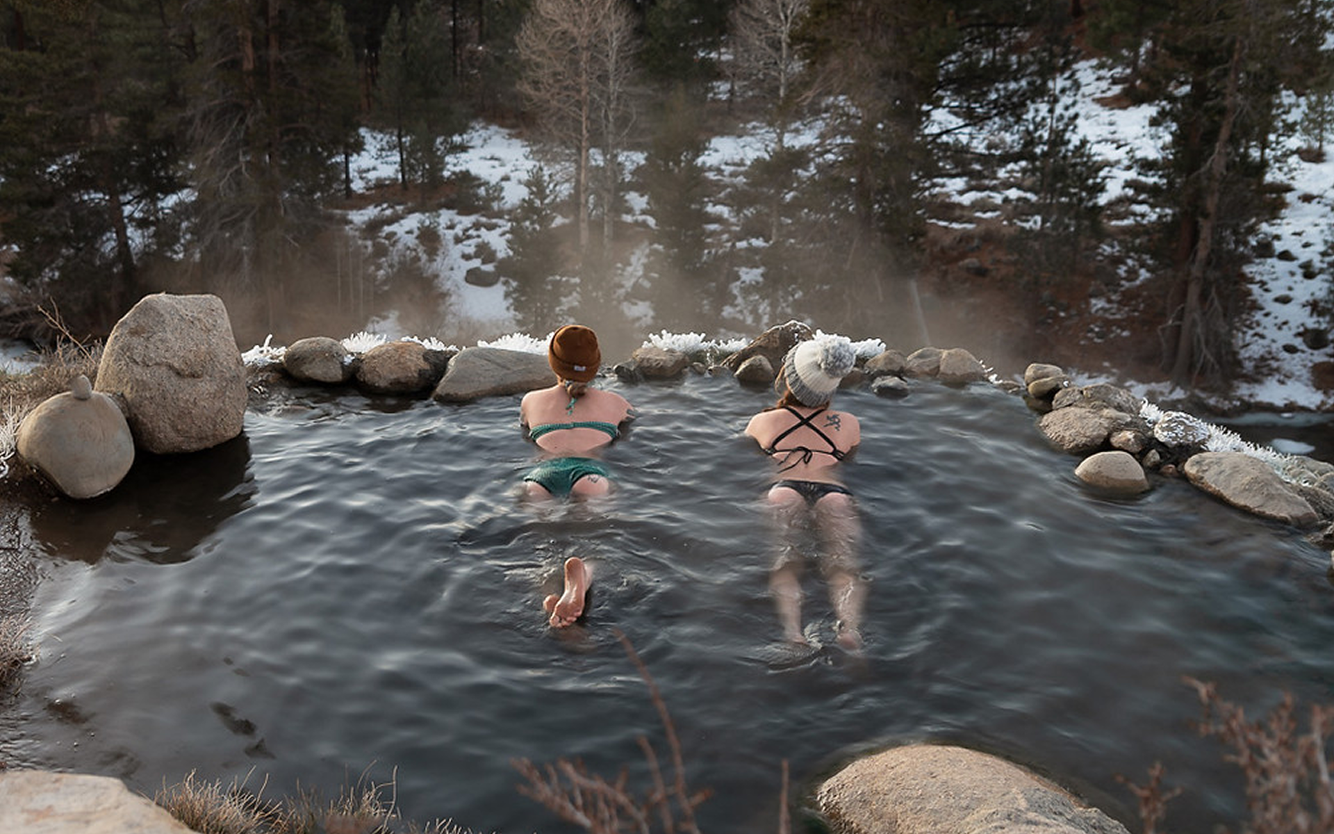 people-enjoying-the-hot-springs