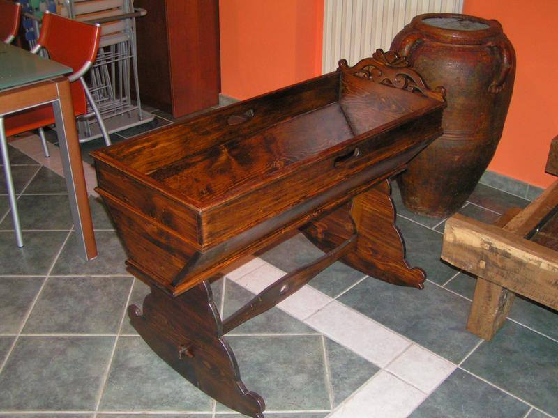 Panca contenitore in legno