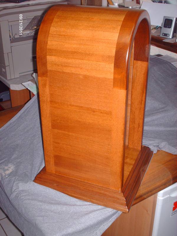 Bacheca in legno vista laterale