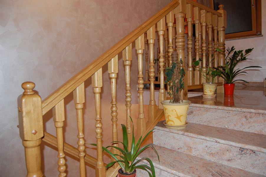 Ringhiera in legno per scala