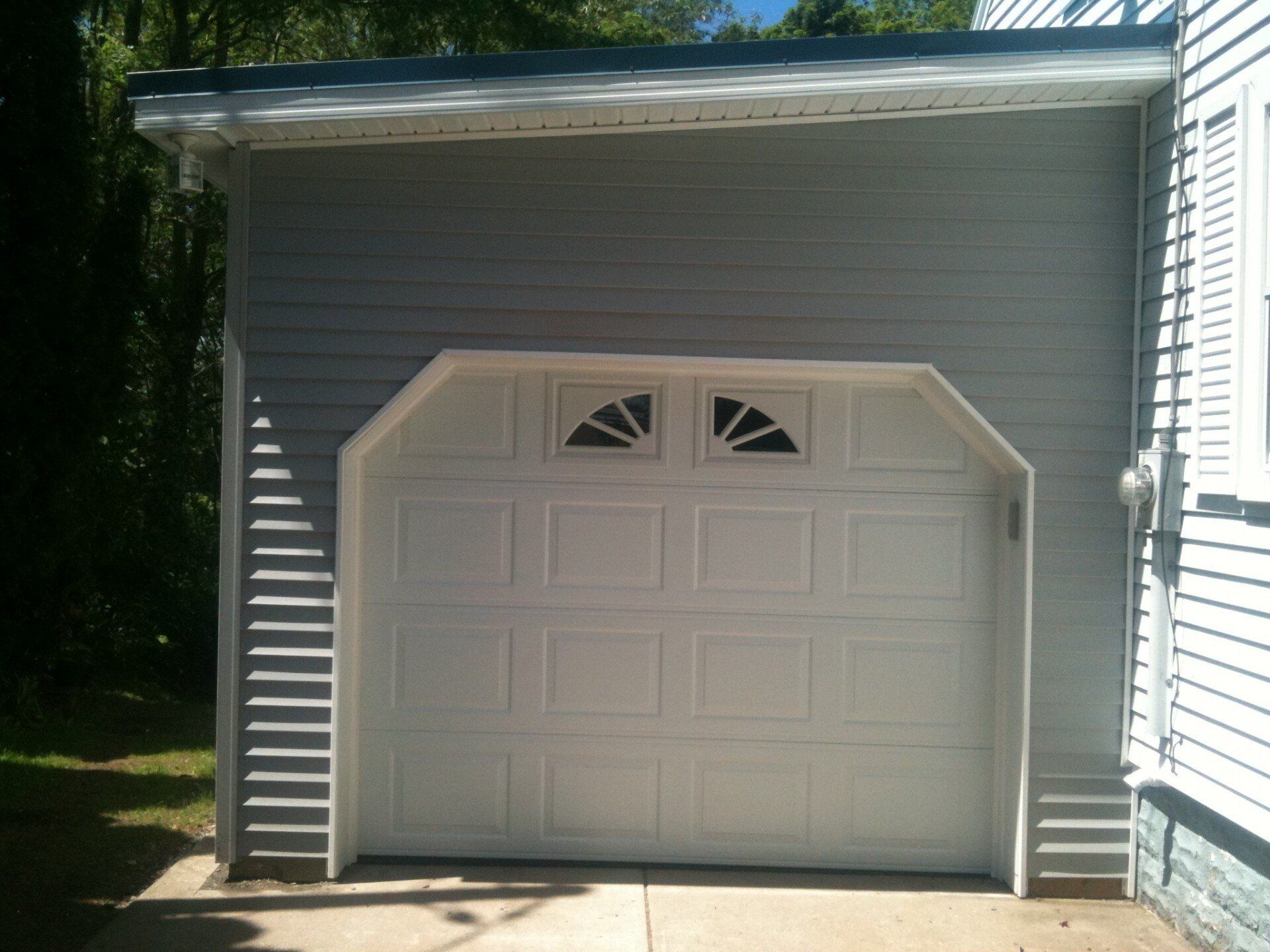 Garage Door – Erie, PA – Amish Sheds for Less