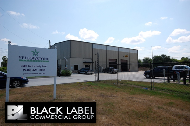 A building with a sign that says yellowstone on it