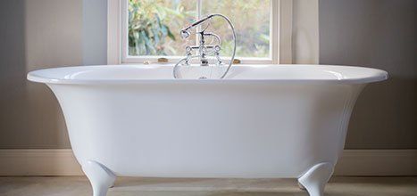 white bathtub