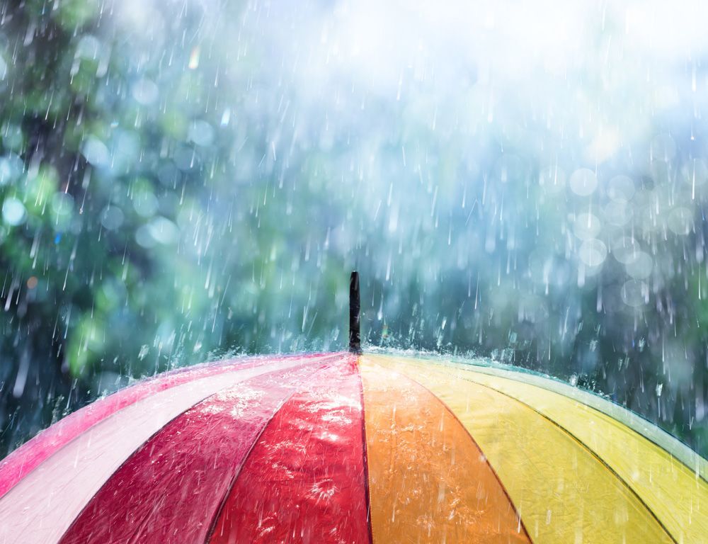 parapluie qui protège de la pluie