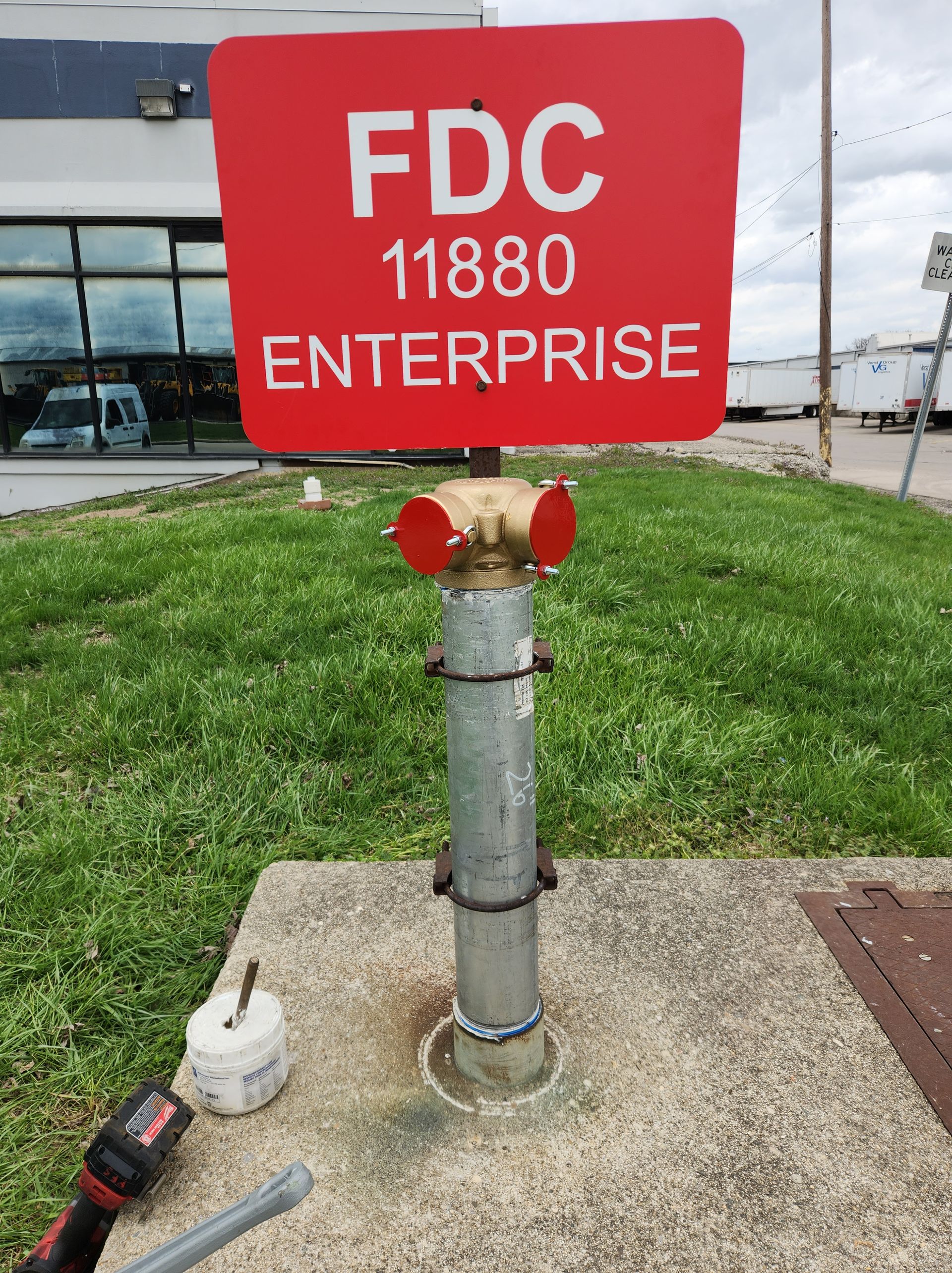 A red sign that says fdc 11880 enterprise on it