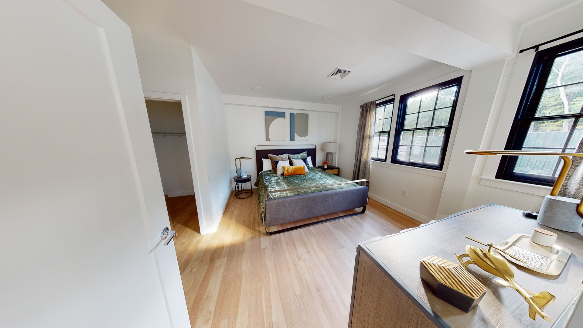 The overlook - Furnished bedroom with bed