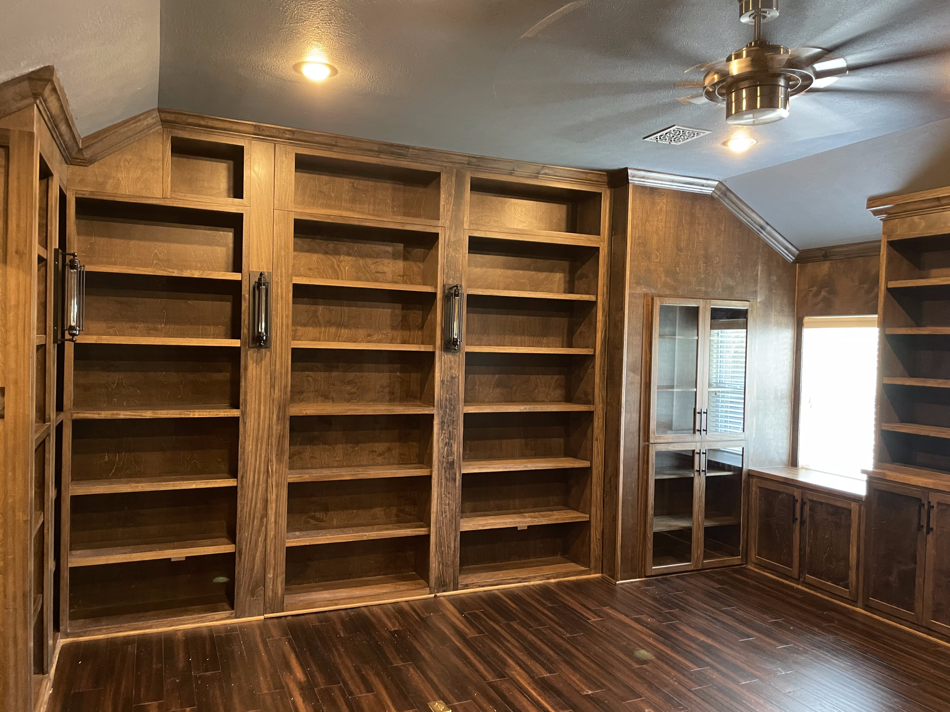Custom Cabinets and Builtins Katy Texas